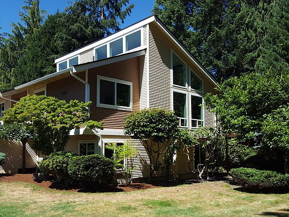 2nd image of 15906 22nd Ct SE