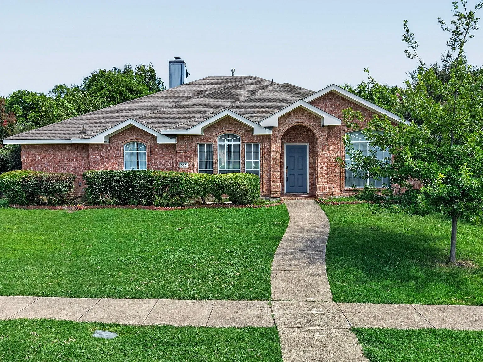 4 bed, 2323 sqft, $2,750 — Photo 1