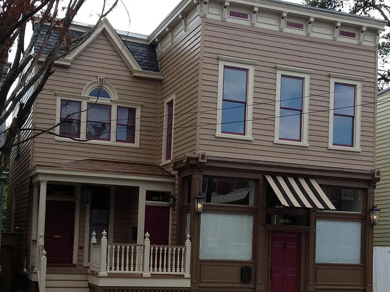 E Broad St — Photo 11