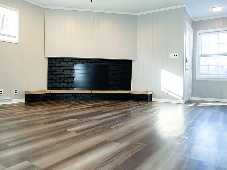 409 S College Ave — Photo 16