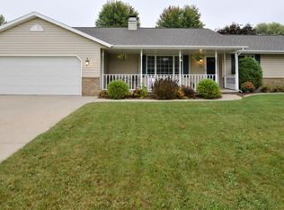 728 Pine St, Pulaski, WI 54162