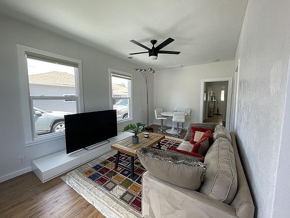 5th image of 296 Encina Ave