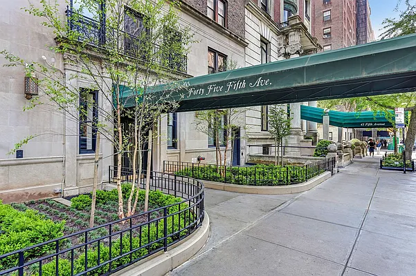 Sold by Corcoran | media 20