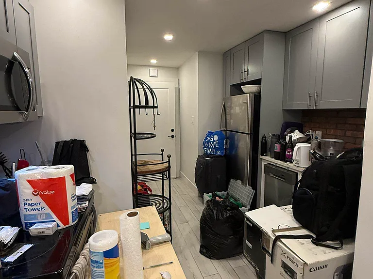 827 Gates Ave #1 — Photo 7