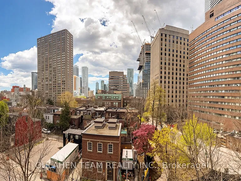 21 Carlton St #1105 — Photo 40