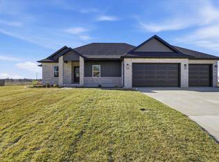 1371 N Collins Drive, Republic, MO 65738