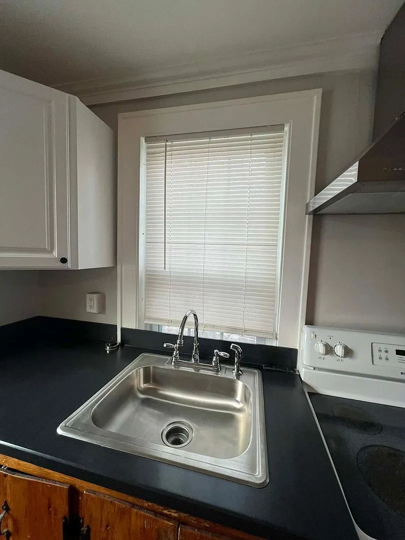 16 Glidden St. — Photo 3