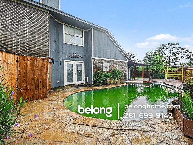 431 N Hampton Ct — Photo 2