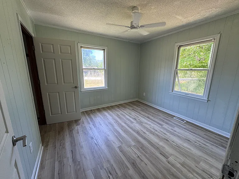 2301 Brookside Dr — Photo 4