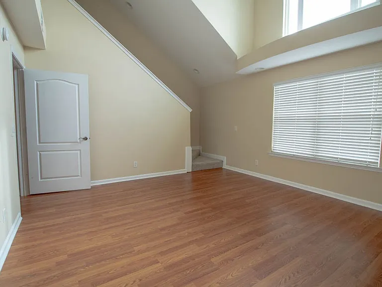 127 Ventura Pl — Photo 23