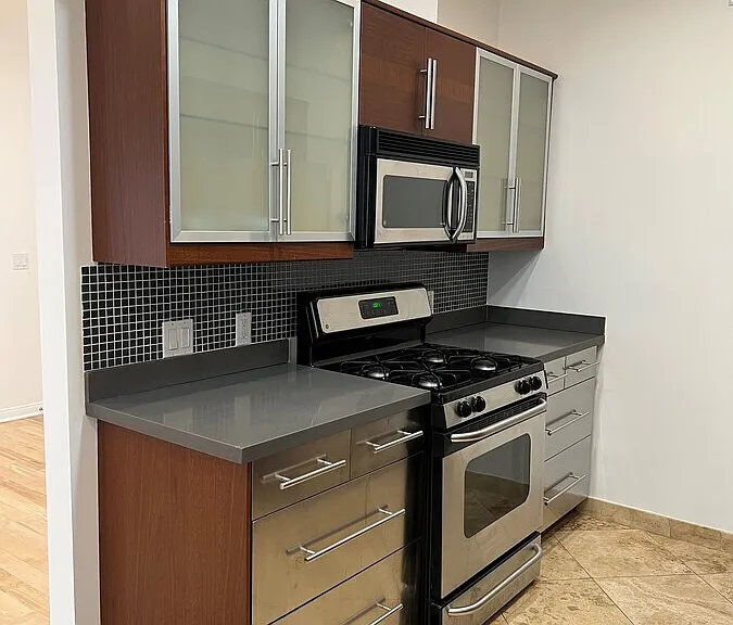 455 N Spaulding Ave — Photo 7