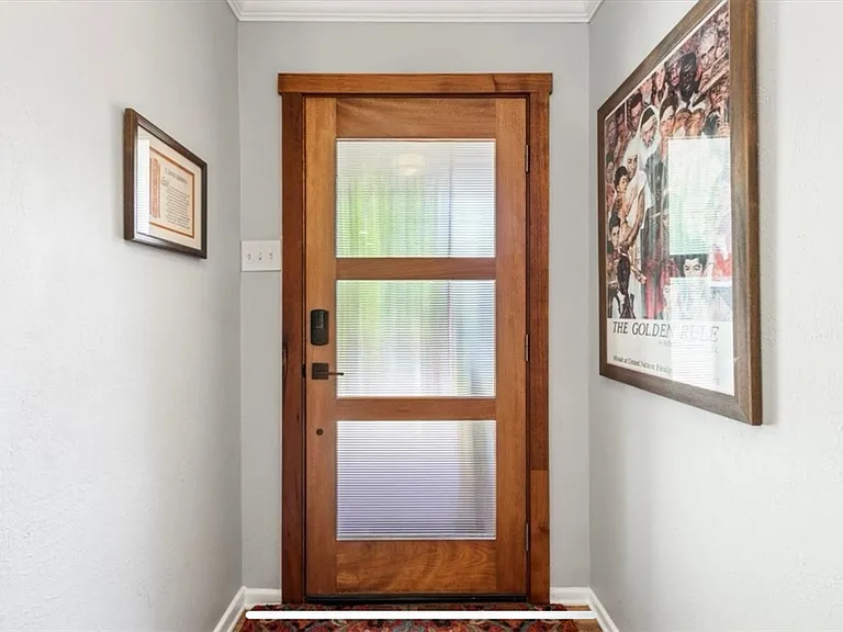 2316 Hermanson Dr — Photo 3