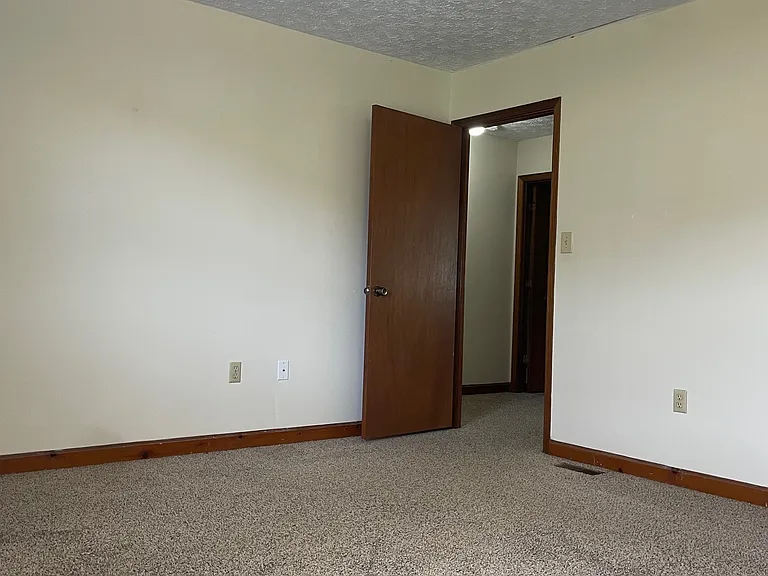 105 Mayflower Rd — Photo 15