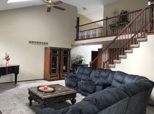 14180 Thames Dr, Shelby Township, MI 48315