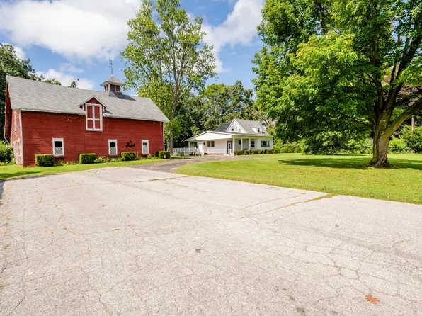 2042 Elm Ter, Benton Harbor, MI 49022