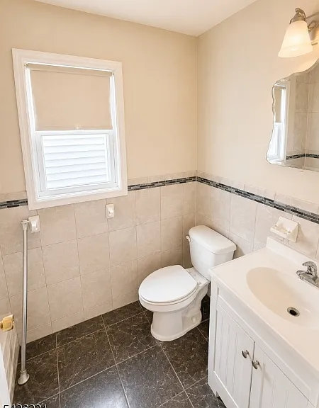 1028 Bond St #2 — Photo 12