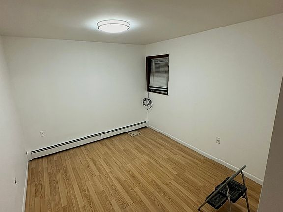 5th image of 290 Grace Ave #3