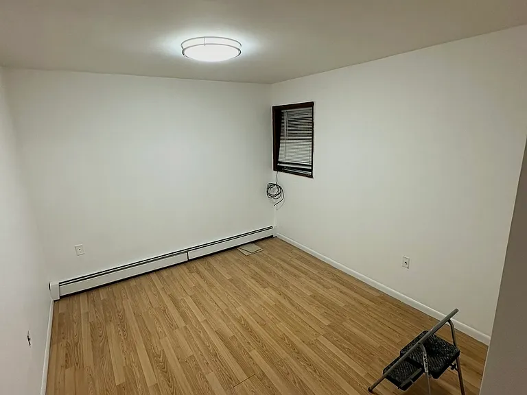 290 Grace Ave #3 — Photo 5