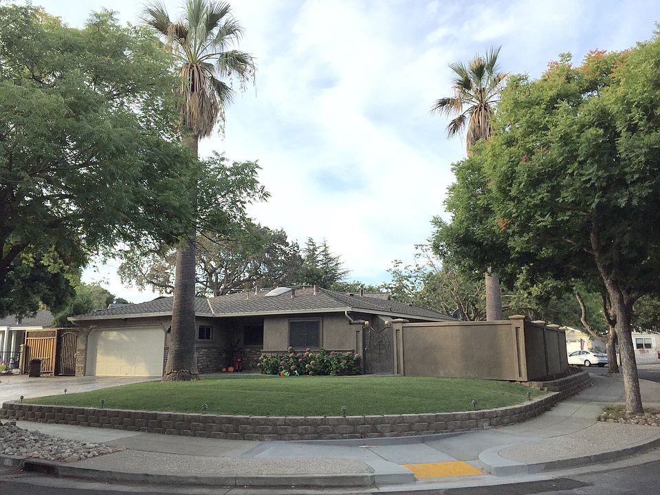 1st image of 146 Las Astas Dr