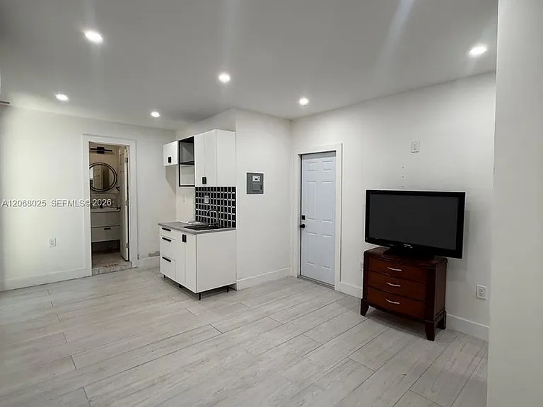 1140 N Douglas Rd #1 — Photo 1