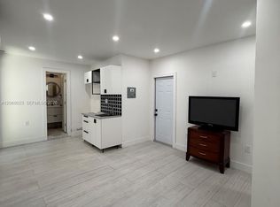 1140 N Douglas Rd #1, Hollywood, FL 33024