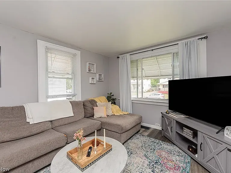 3801 Russell Ave — Photo 13
