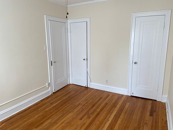 5th image of 826 Mulford St APT 2E