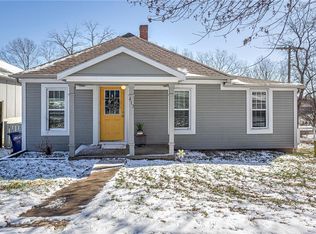 413 Highland Ave, Smithville, MO 64089