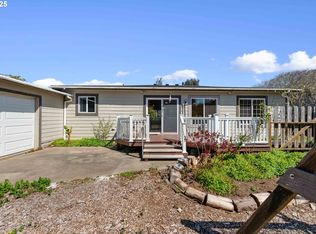 520 Bandon Ave SW, Bandon, OR 97411