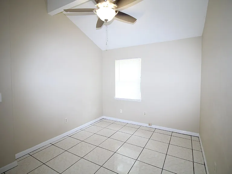 907 N 77th Ave #B — Photo 10