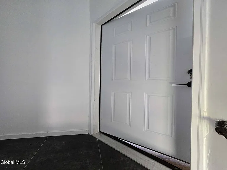 100 Division St #4 — Photo 7