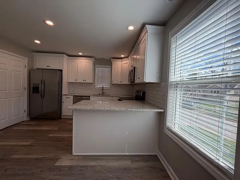 703 Bibb St NE — Photo 6