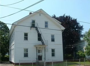 29 Laurel St, Pawtucket, RI 02860