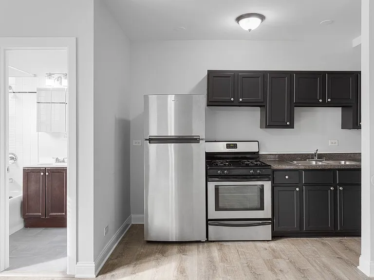 The Kenmore on Edgewater — Photo 6