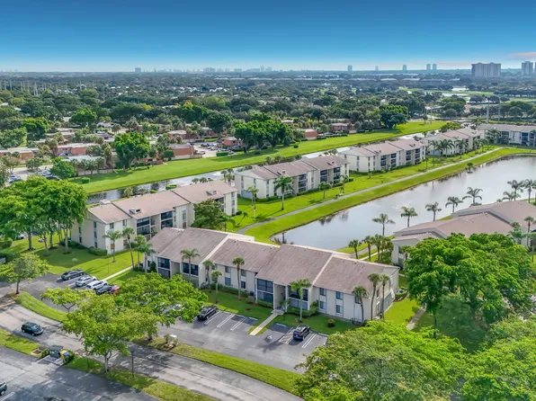 1104 GREEN PINE #E1, West Palm Beach, FL 33409