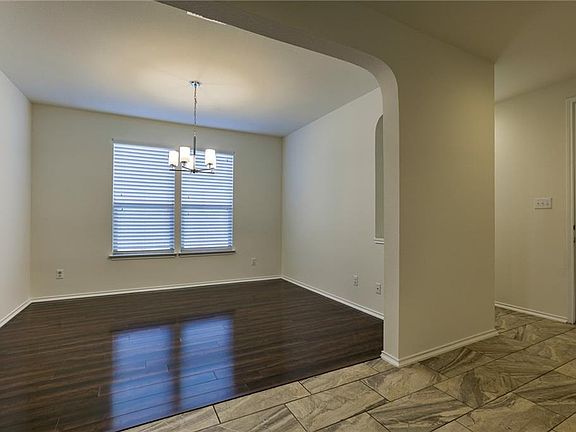 5th image of 14720 Lake Victor Dr