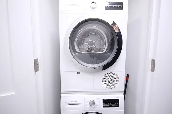 Rented by Dynamik Realty | media 35