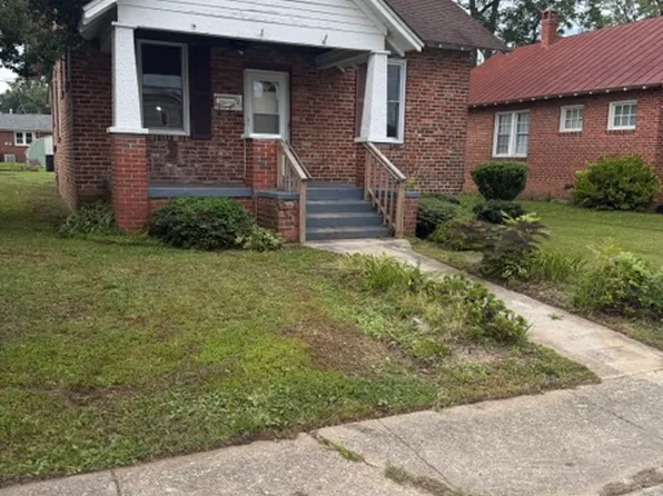 121 Richmond Ave, Colonial Heights, VA 23834