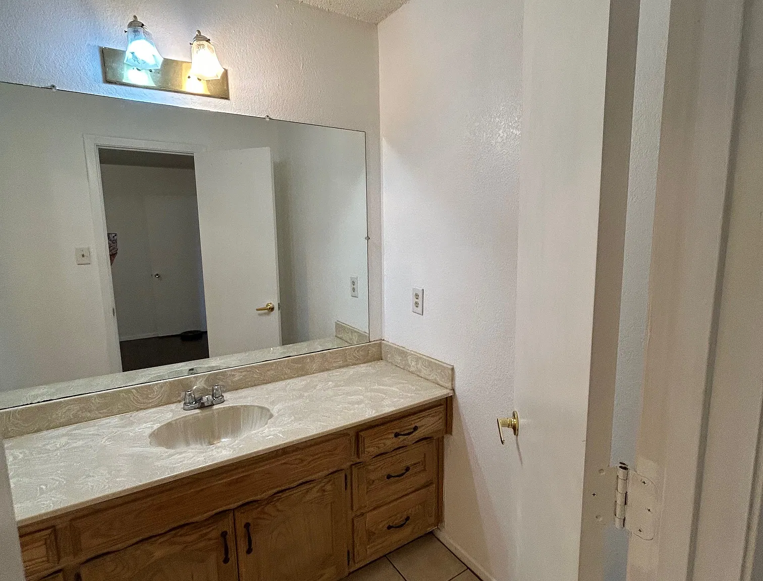 3 bed, 1425 sqft, $1,875 — Photo 3