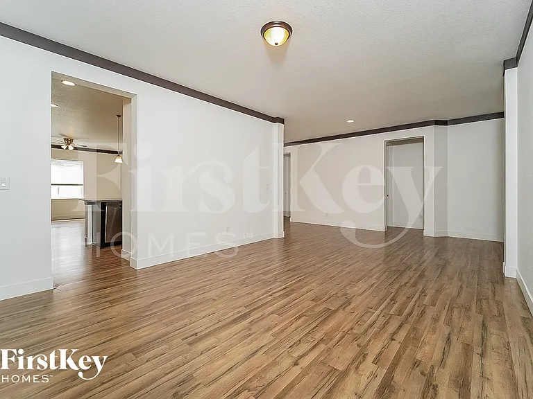 31 Homestead Way — Photo 4