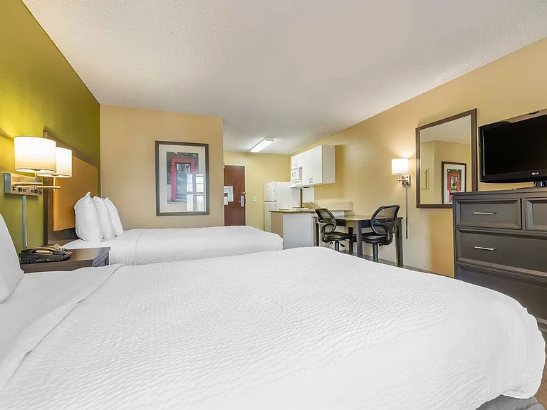 Studio Suite - 2 Full Beds