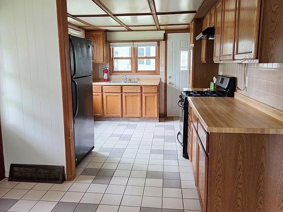 2nd image of 320 Galena Road