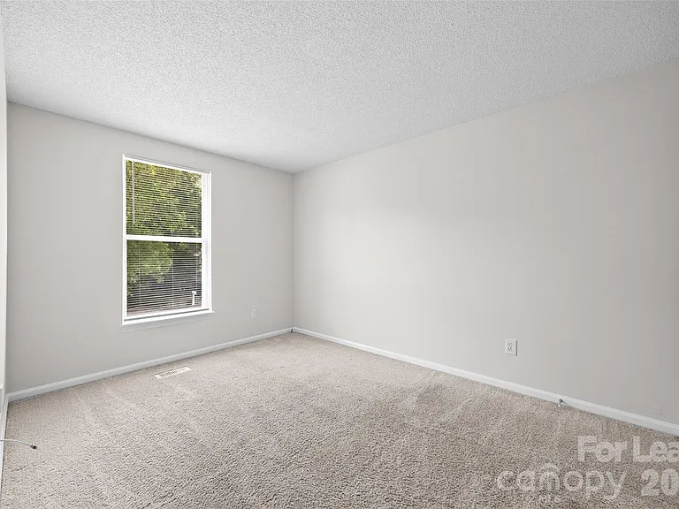 10715 Derry Dr — Photo 14