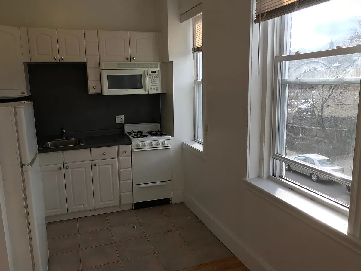 Building Photo - 151 Park Dr #12