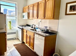 25-48 34th St #2C, Astoria, NY 11103
