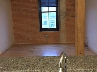 315 E 5th St #1203, Davenport, IA 52801