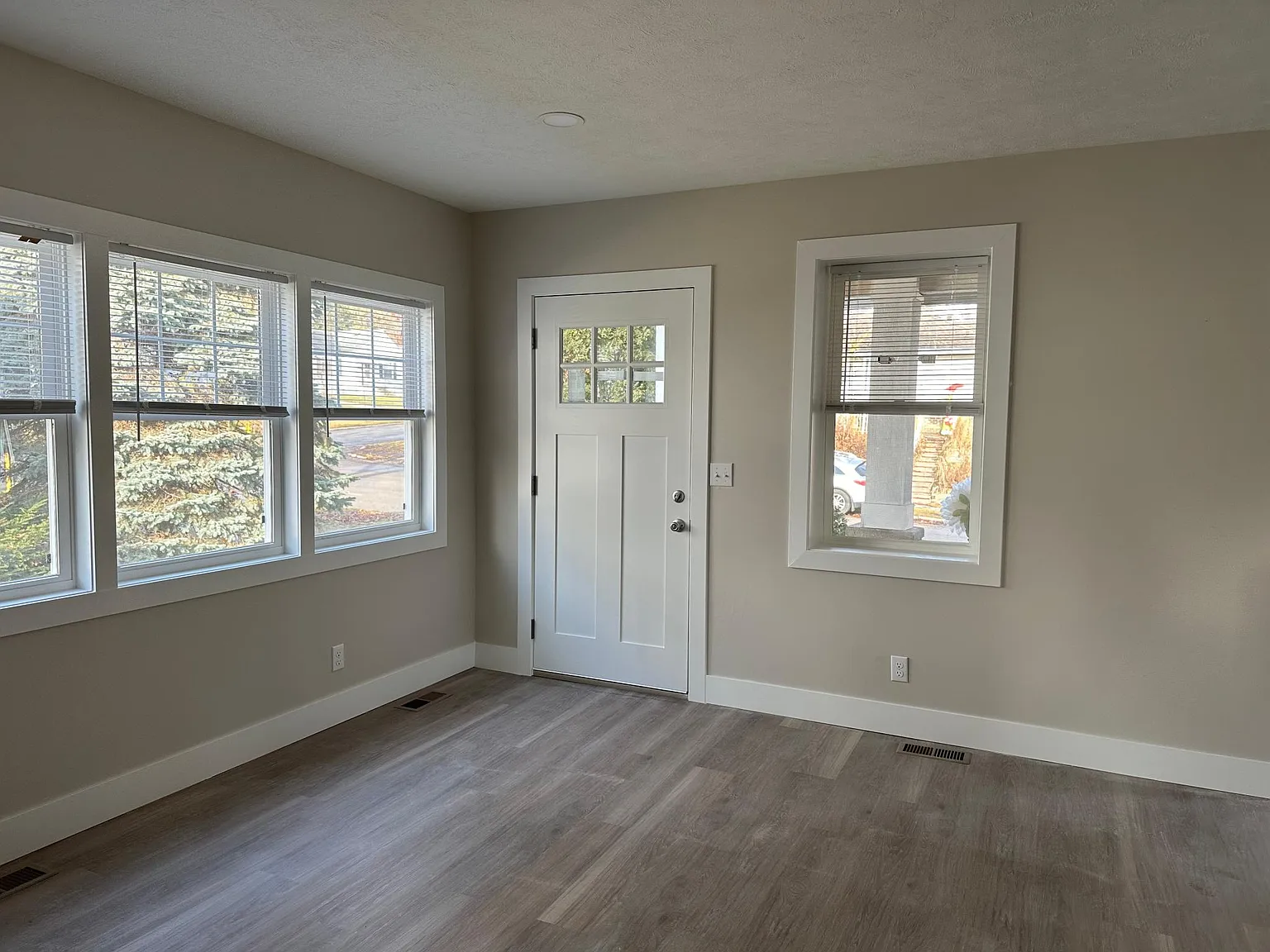 4 bed, 1318 sqft, $2,300 — Photo 1