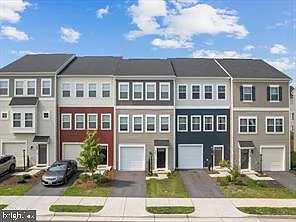 3 bed, 4.0 bath, 1941 sqft, $2,325 — Photo 3