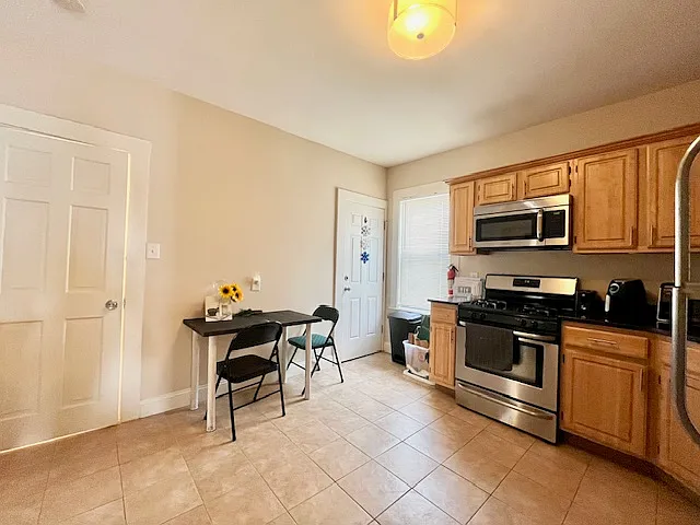36 Sudan St — Photo 2