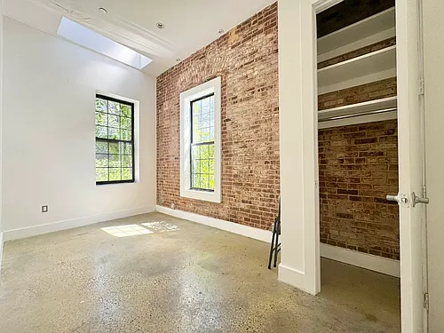 753 Lexington Ave #1D Photo 1